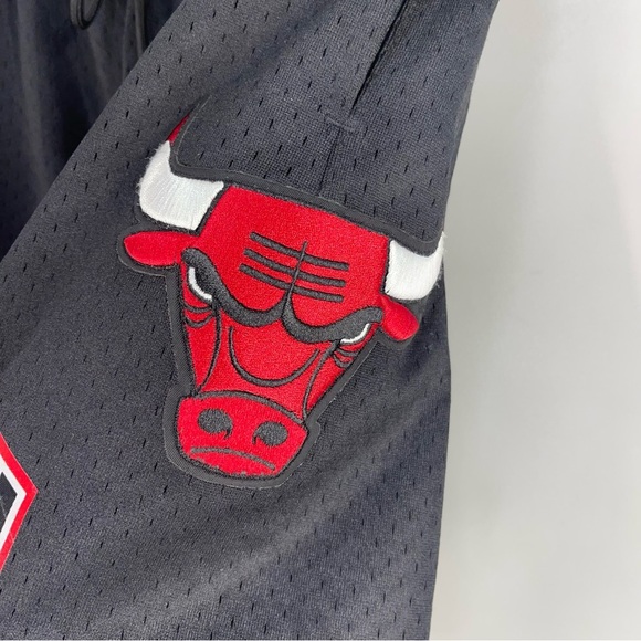 NWT PRO STANDARD CHICAGO BULLS BLACK MESH CAPSULE SHORTS Men’s Size Medium - Picture 9 of 15
